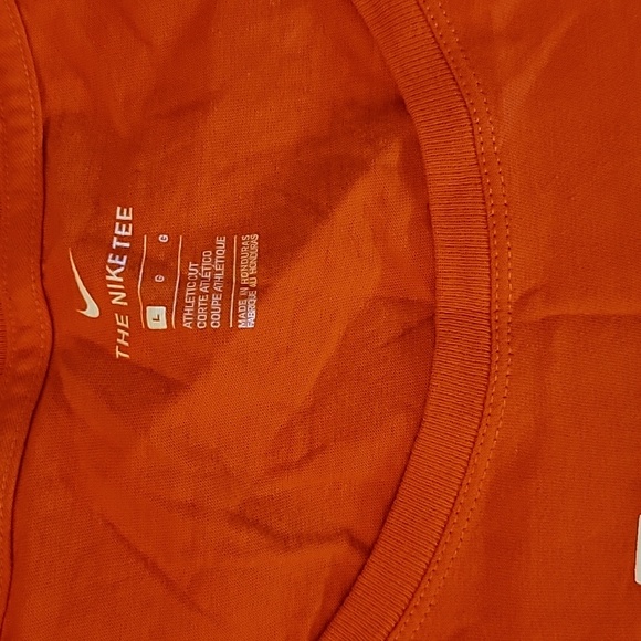 Nike Women Orange Tee Athletic Cut - Picture 2 of 3